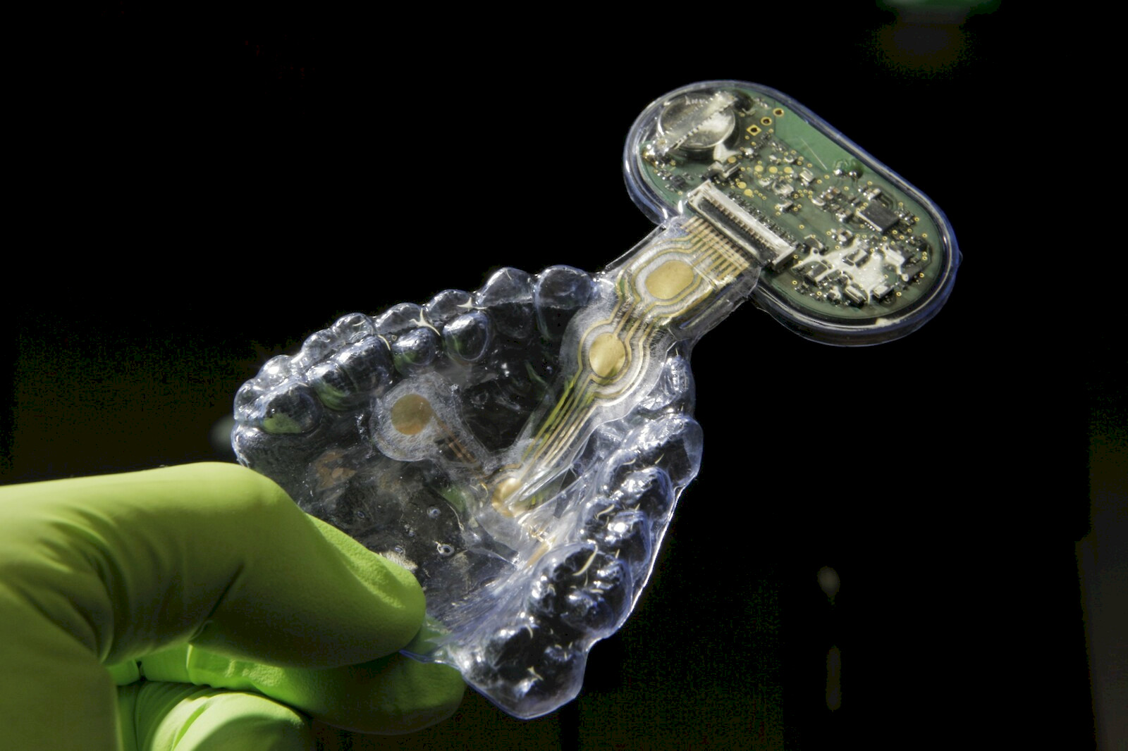 TOFI: Tongue fitness trainer