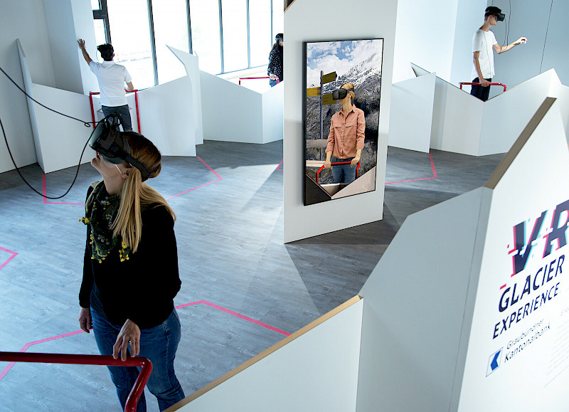 Ausstellung in der Bergstation Diavolezza, wo man in sieben Stationen alles rund um den Morteratschgletscher erfährt.