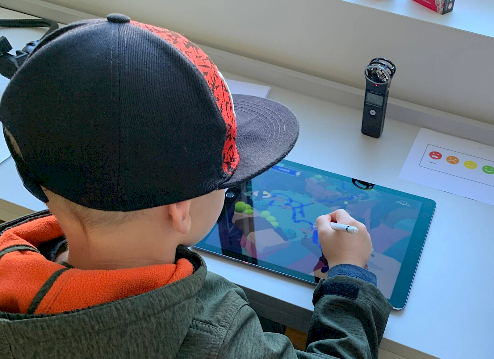 Playfully train writing motor skills